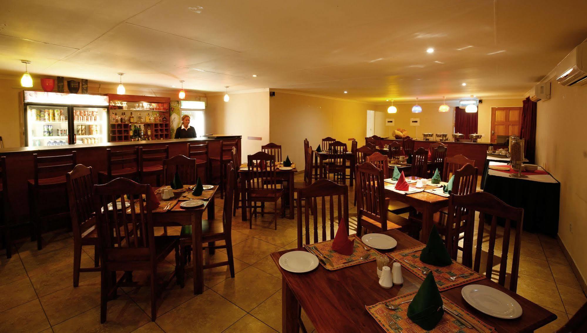 Mokoro Lodge Маун Екстериор снимка